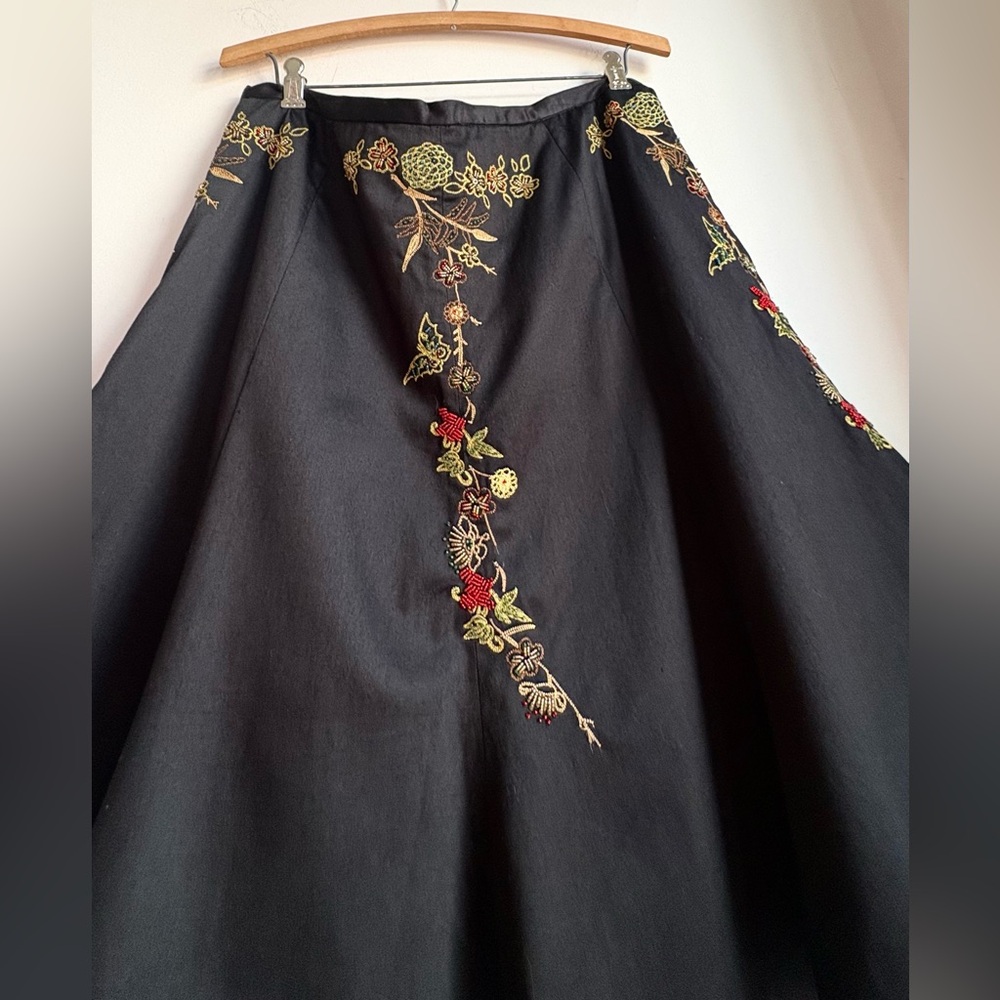 Susan Bristol Flowers & Butterflies BEADED Black Floral Flared Skirt size 12 - Picture 2 of 5